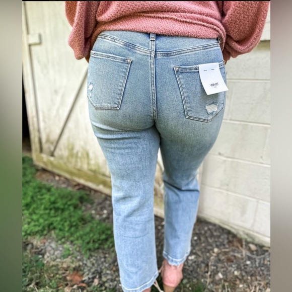 Brand new Vervet Jeans w/tags!nice destruction,button fly,a stretchy comfy fit! - Picture 2 of 4